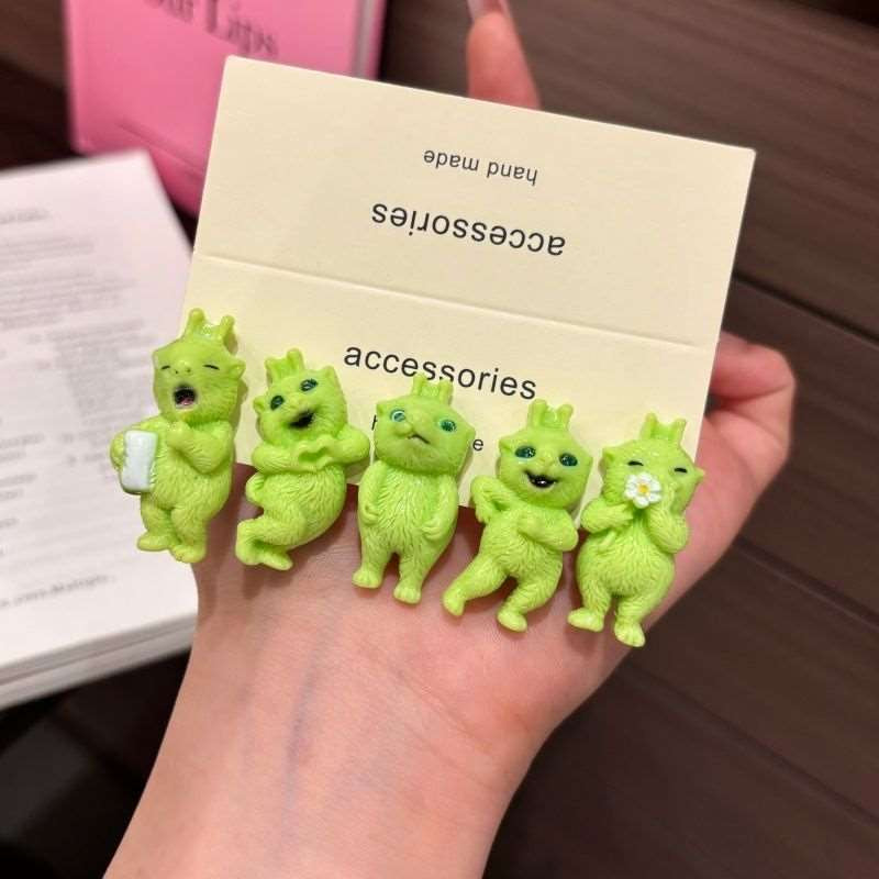 Alien Cat Hair Accessories