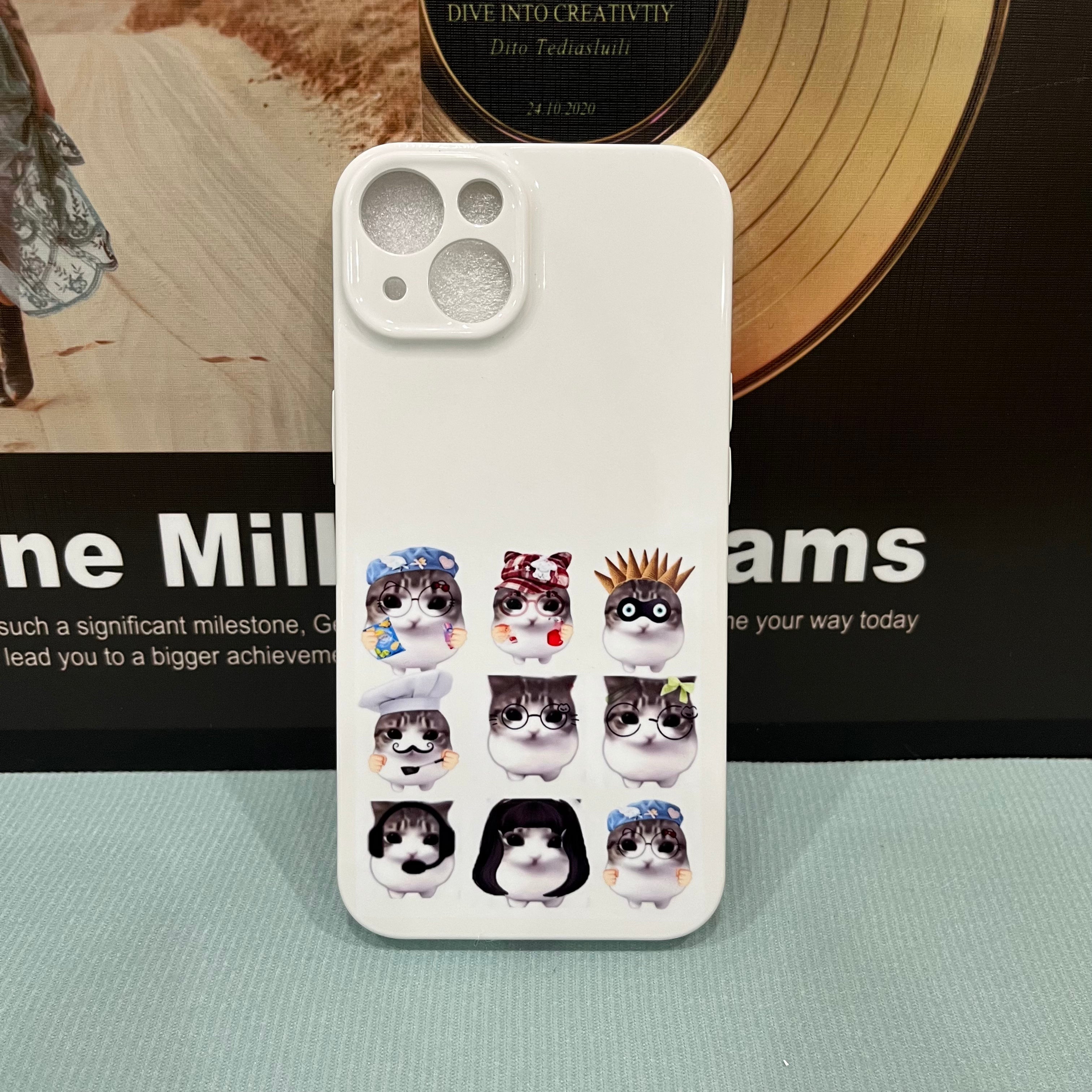 Crunchy Triangle Cat Series Phone Case