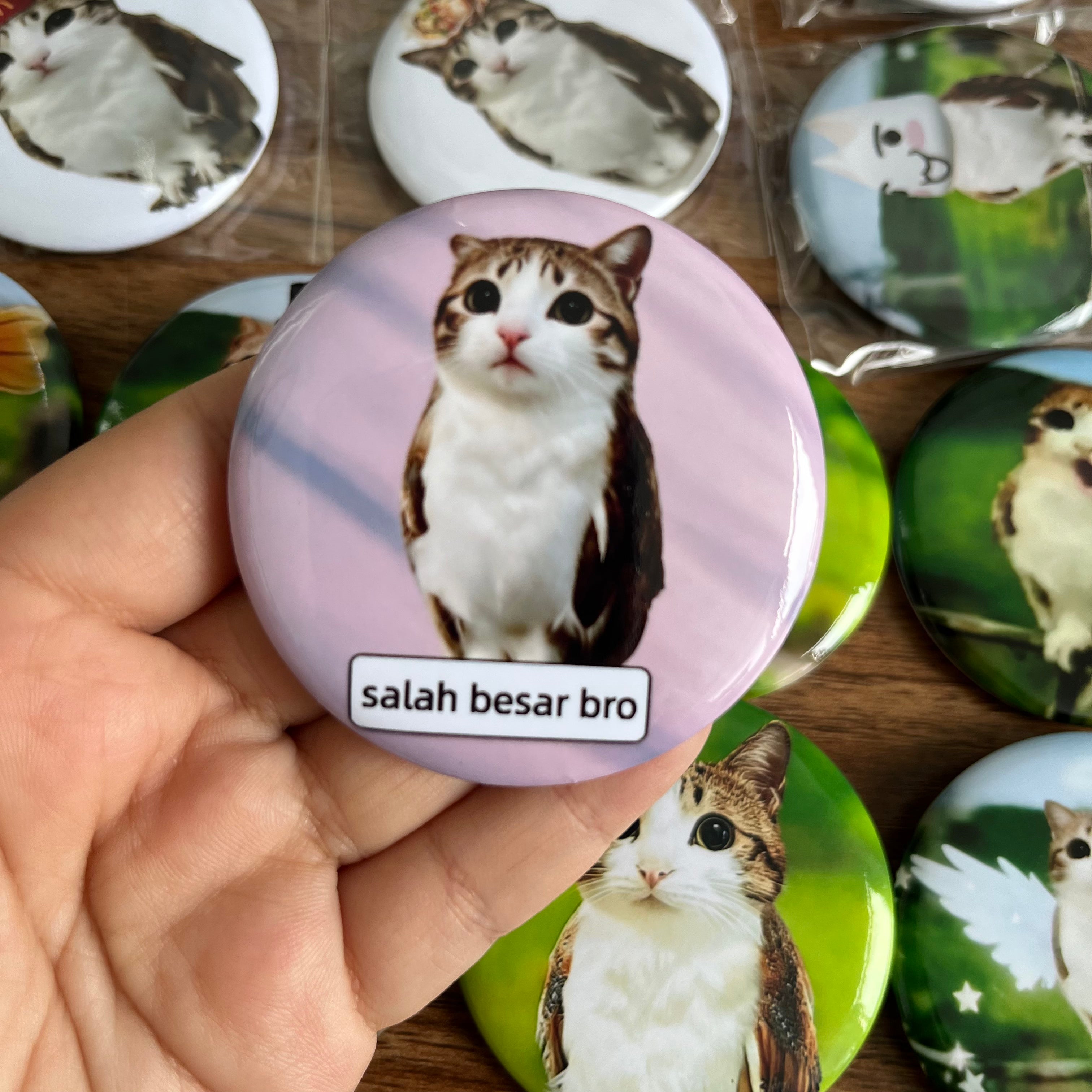Meowl Badge