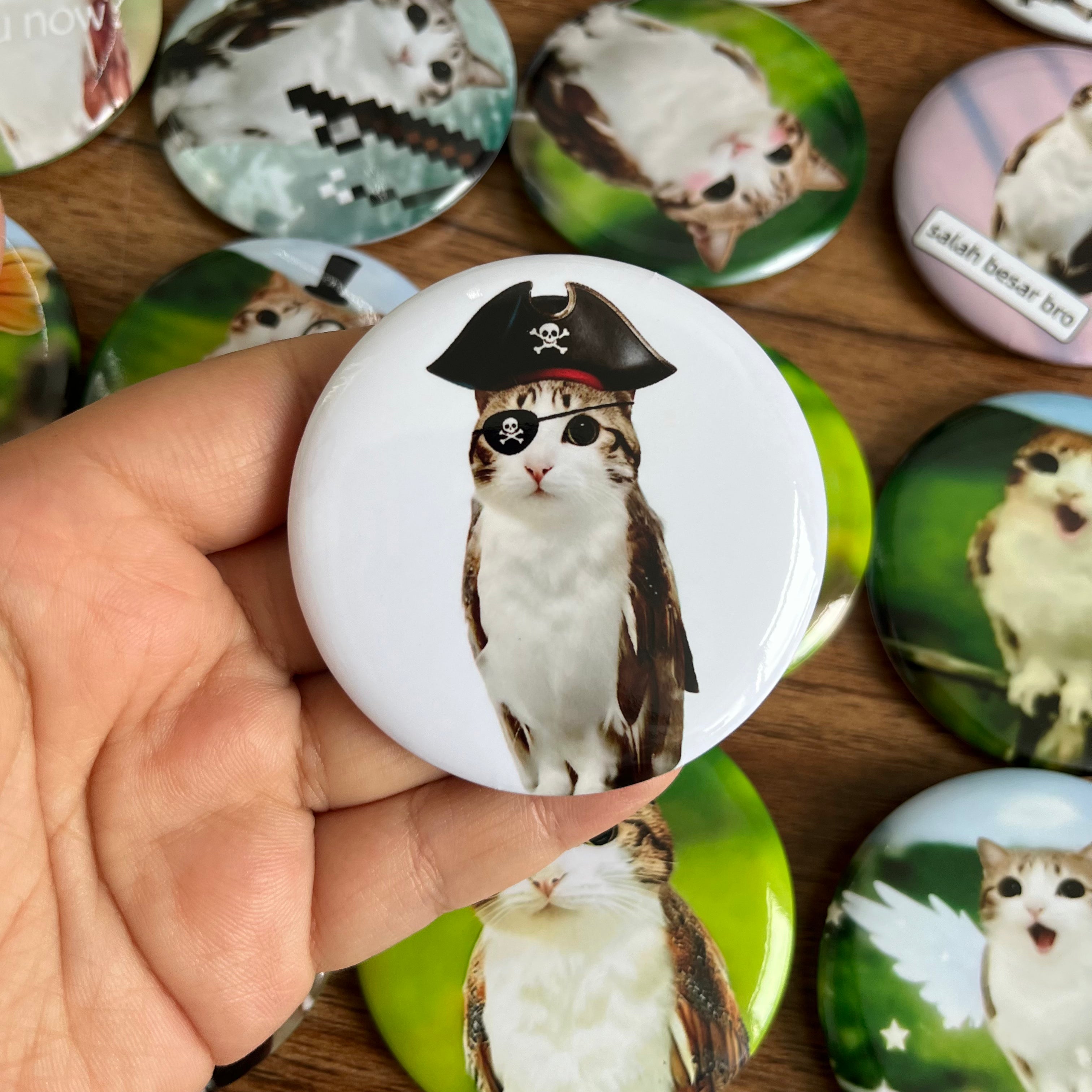 Meowl Badge