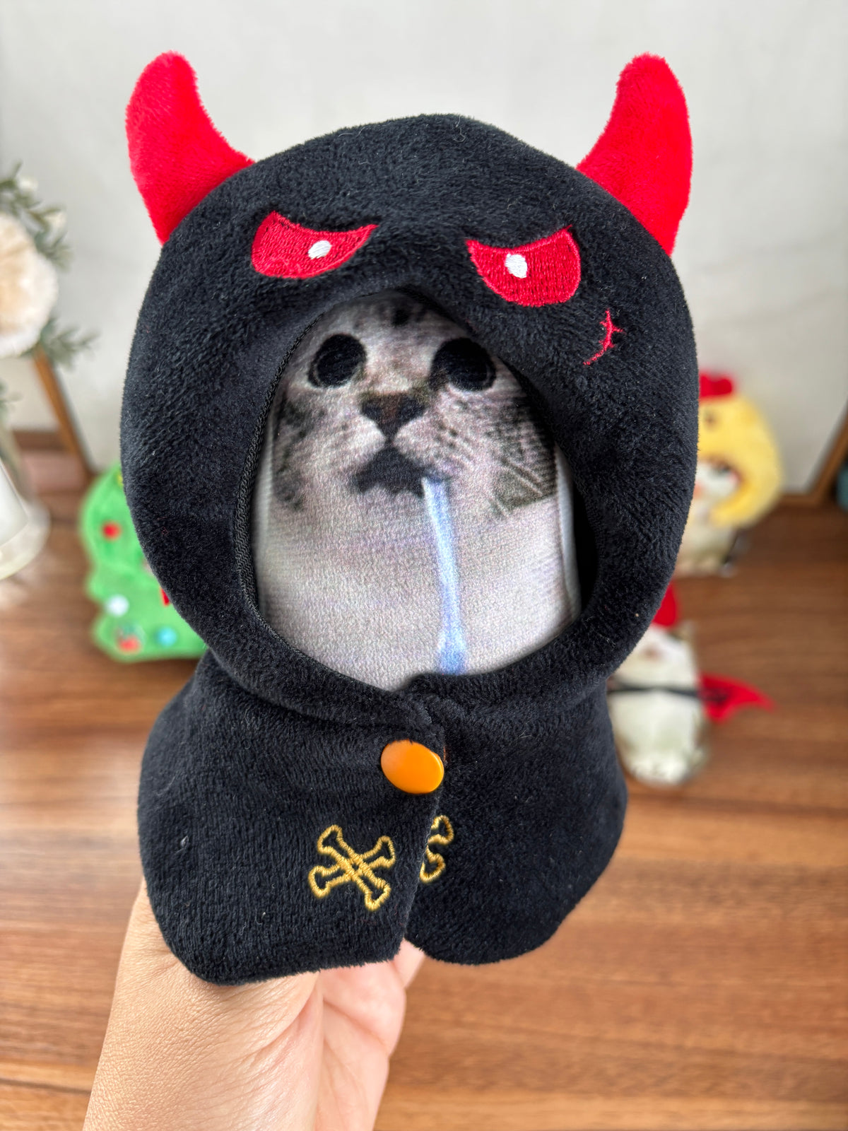 Get the same outfit as Meowl