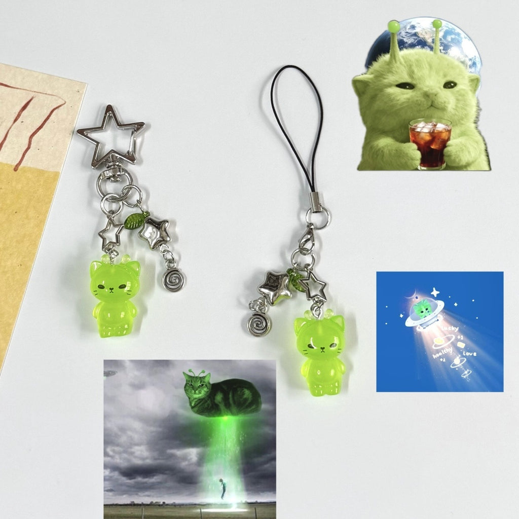 Glow-in-the-Dark Alien Cat Keychain