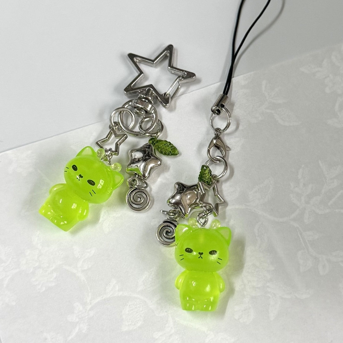 Glow-in-the-Dark Alien Cat Keychain
