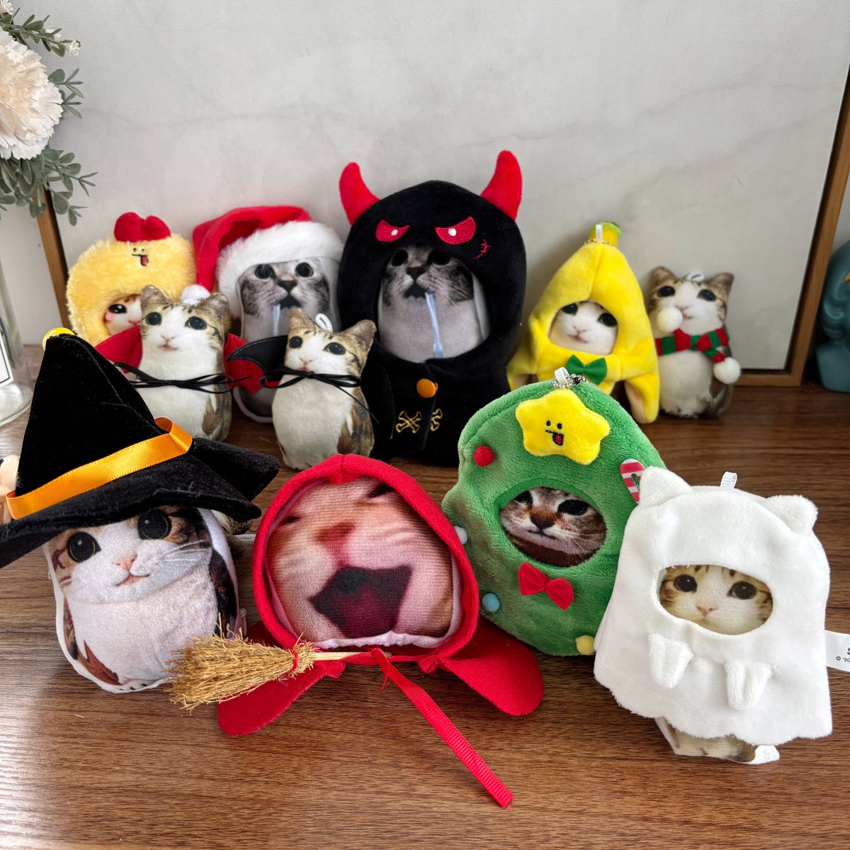 Get the same outfit as Meowl