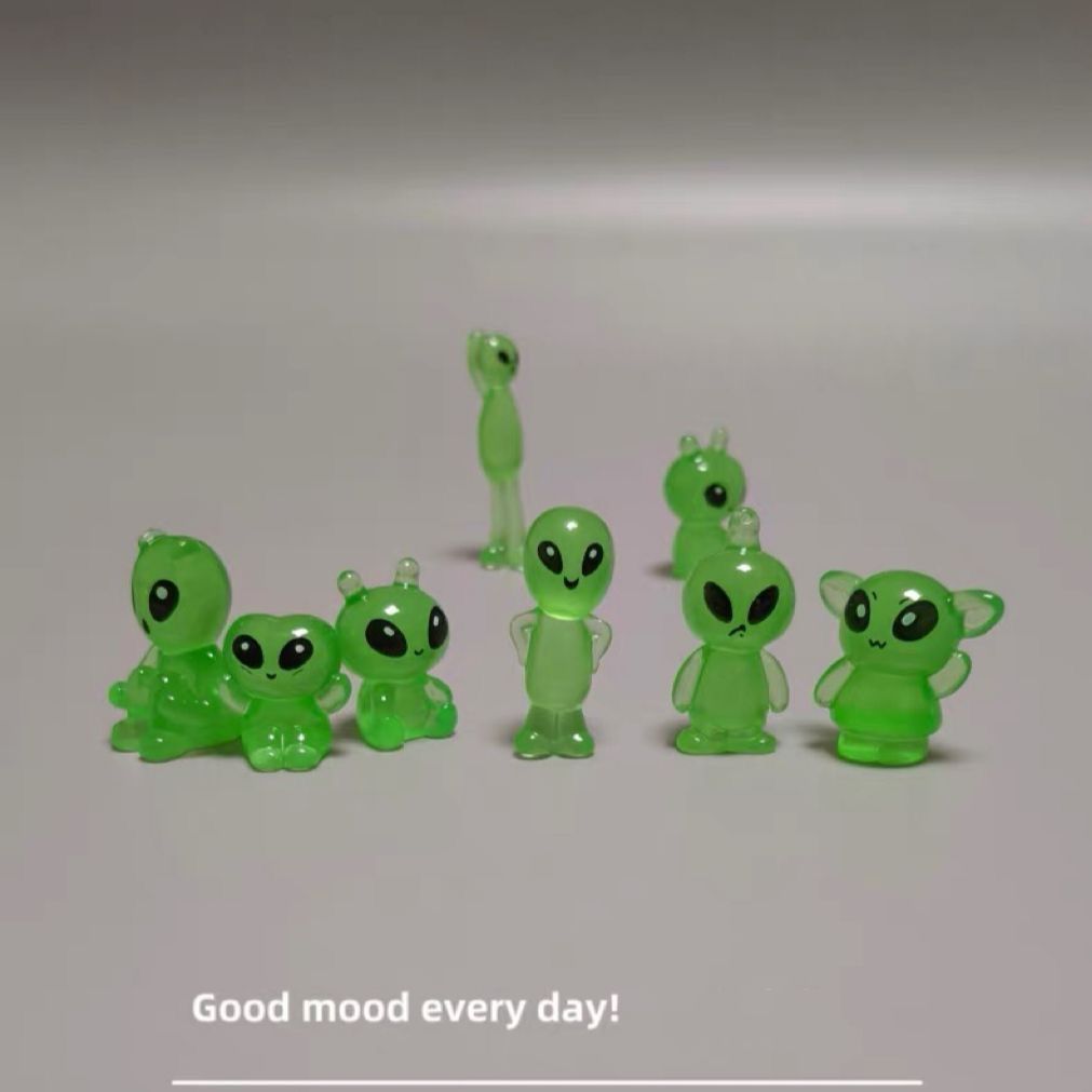 Cute Glow-in-the-Dark Alien Mini Figurine (Set of 8)