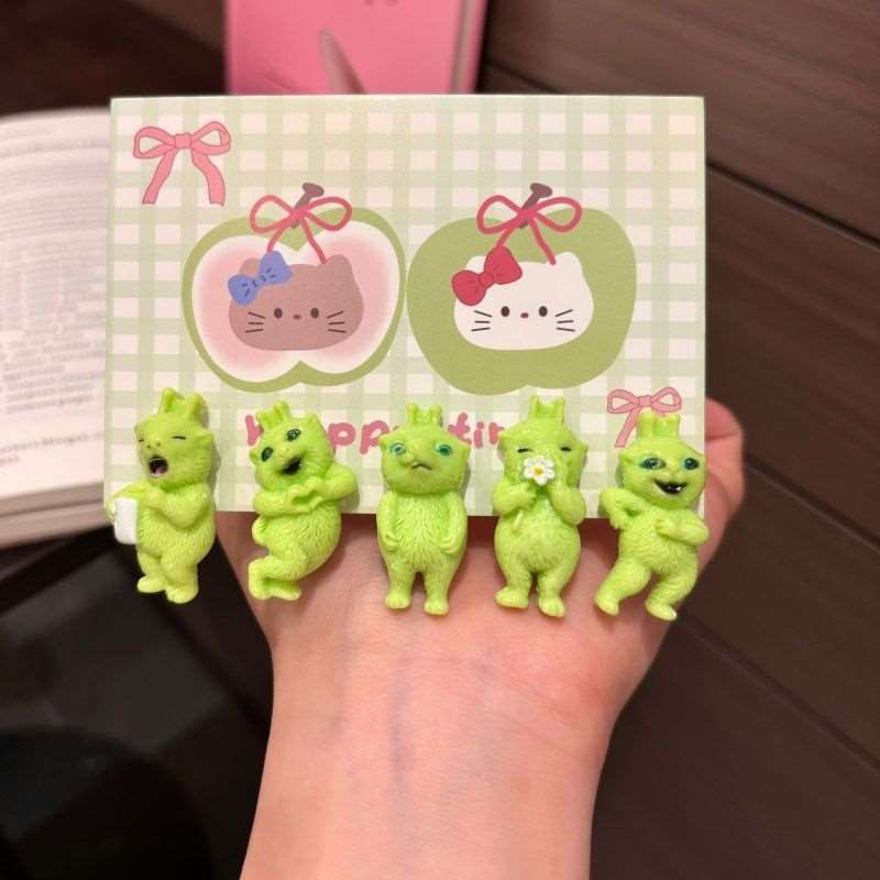 Alien Cat Hair Accessories