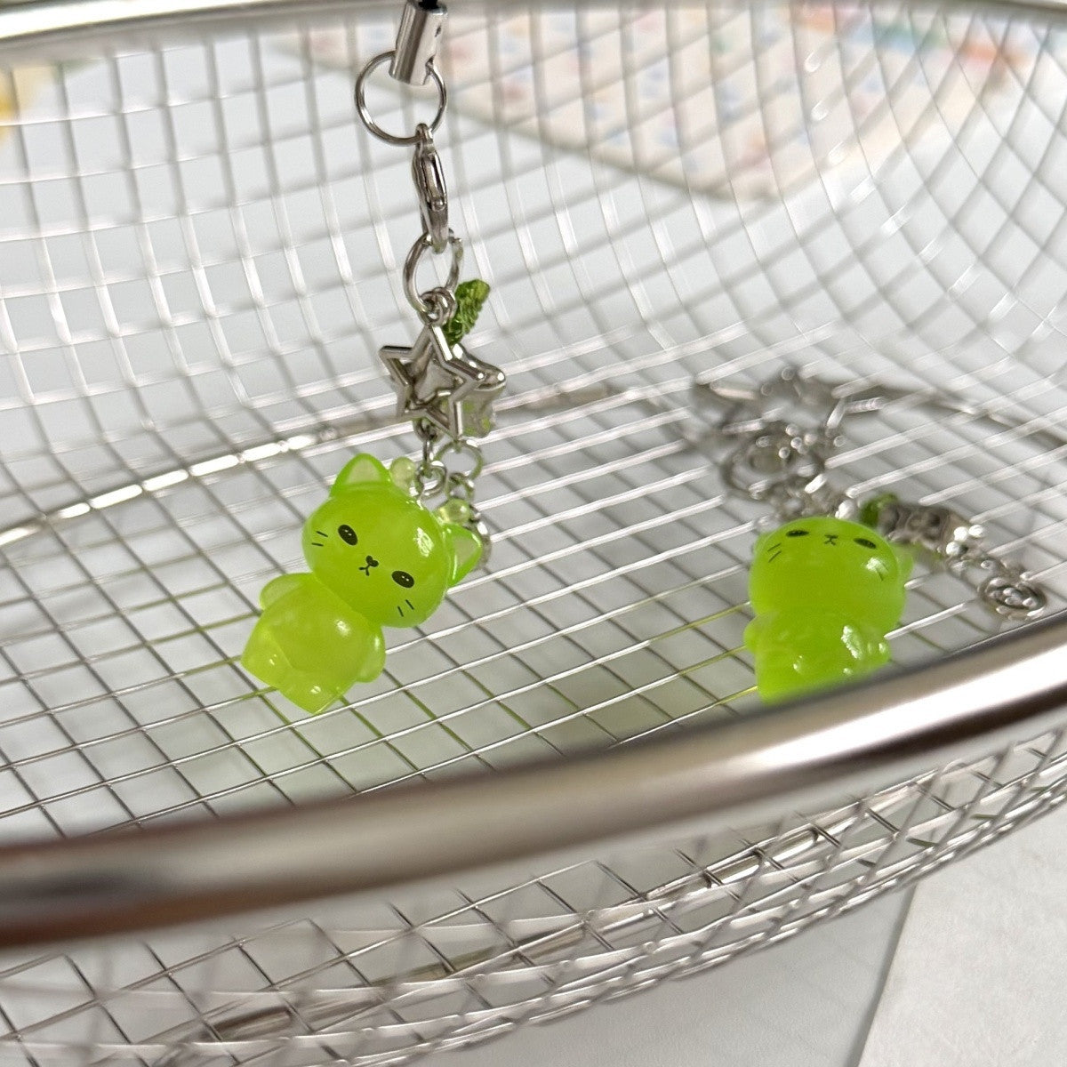 Glow-in-the-Dark Alien Cat Keychain
